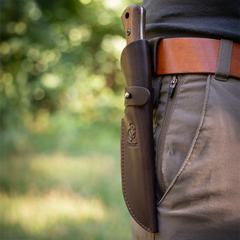 Couteau Bushcraft en Acier au Carbone Manche en Noyer avec Étui en Cuir – BSH6 Breeze