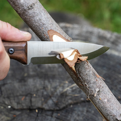 Couteau Bushcraft en Acier au Carbone Manche en Noyer avec Étui en Cuir – BSH6 Breeze