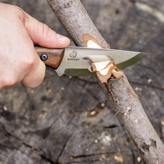 Couteau Bushcraft en Acier au Carbone Manche en Noyer avec Étui en Cuir – BSH7 Wild Harvest