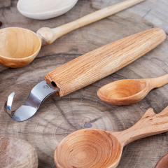 Cuchillo para tallar cucharas (25 mm) con mango de roble - SK1 Oak