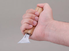 geometric knife C10 in palm