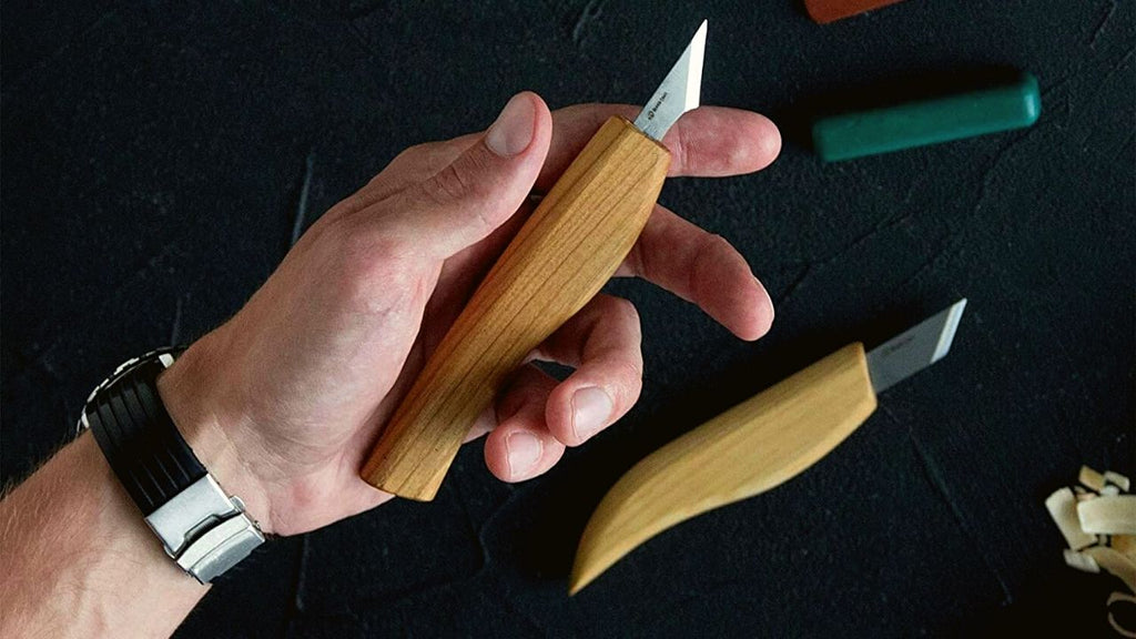 Holzschnitzmesser: Wie verwendet man diese wichtigen Schnitzwerkzeuge?