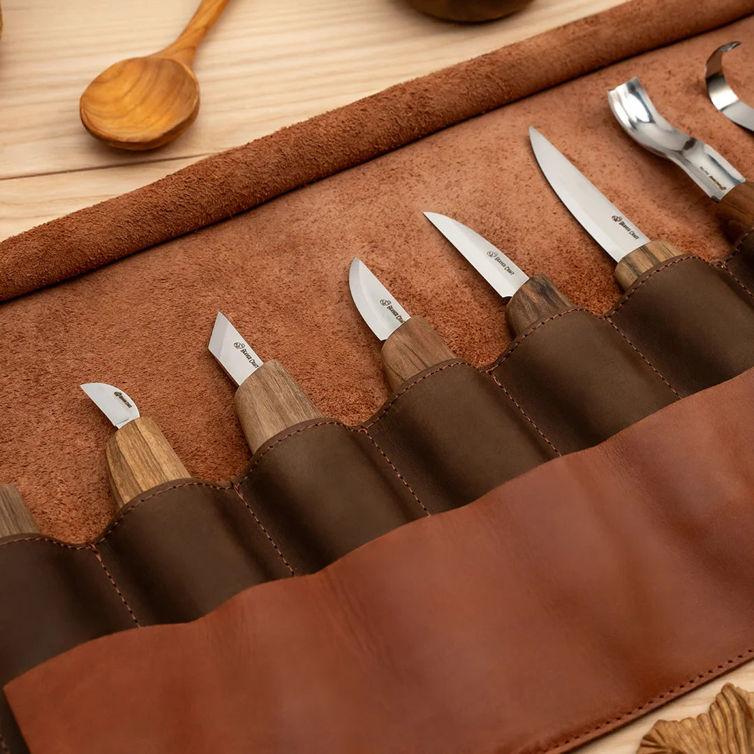 Deluxe Wood Carving Set With Walnut Handles –  S18X