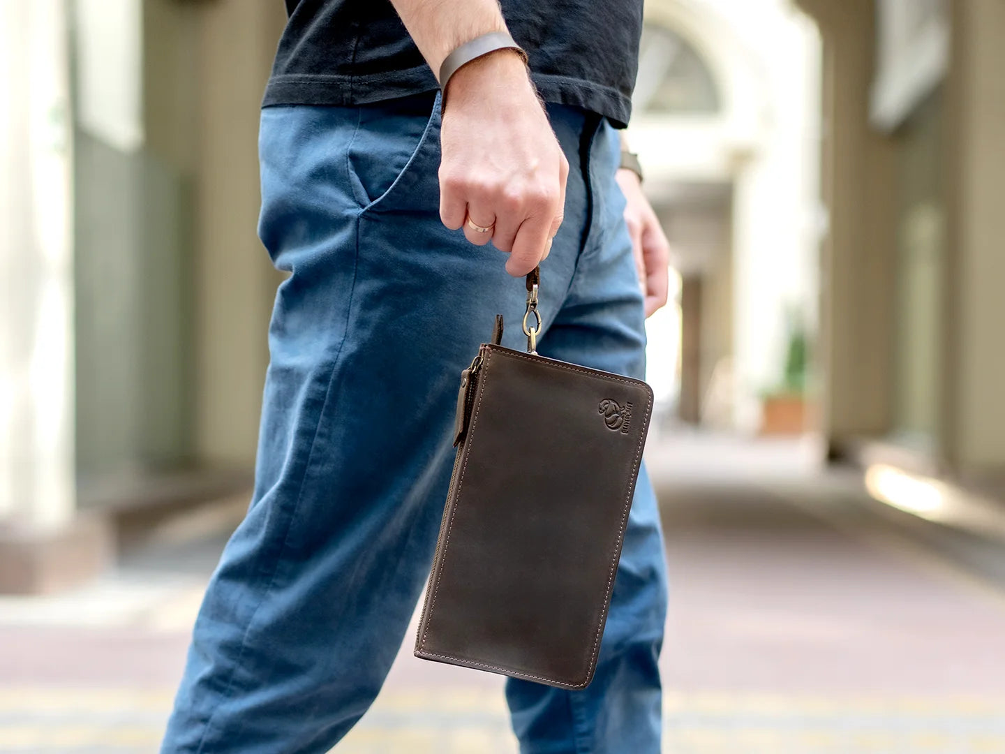 Maverick Men's Leather Clutch Wristlet Hand Bag