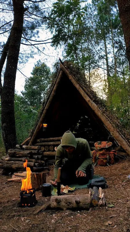 Survival Shelter: Complete Guide to Bushcraft Shelters