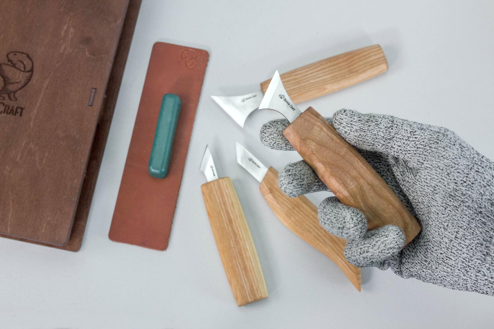 Buy SC05 book - Geometric Wood Carving Knives Set in a Book Case -  BeaverCraft – BeaverCraft Tools
