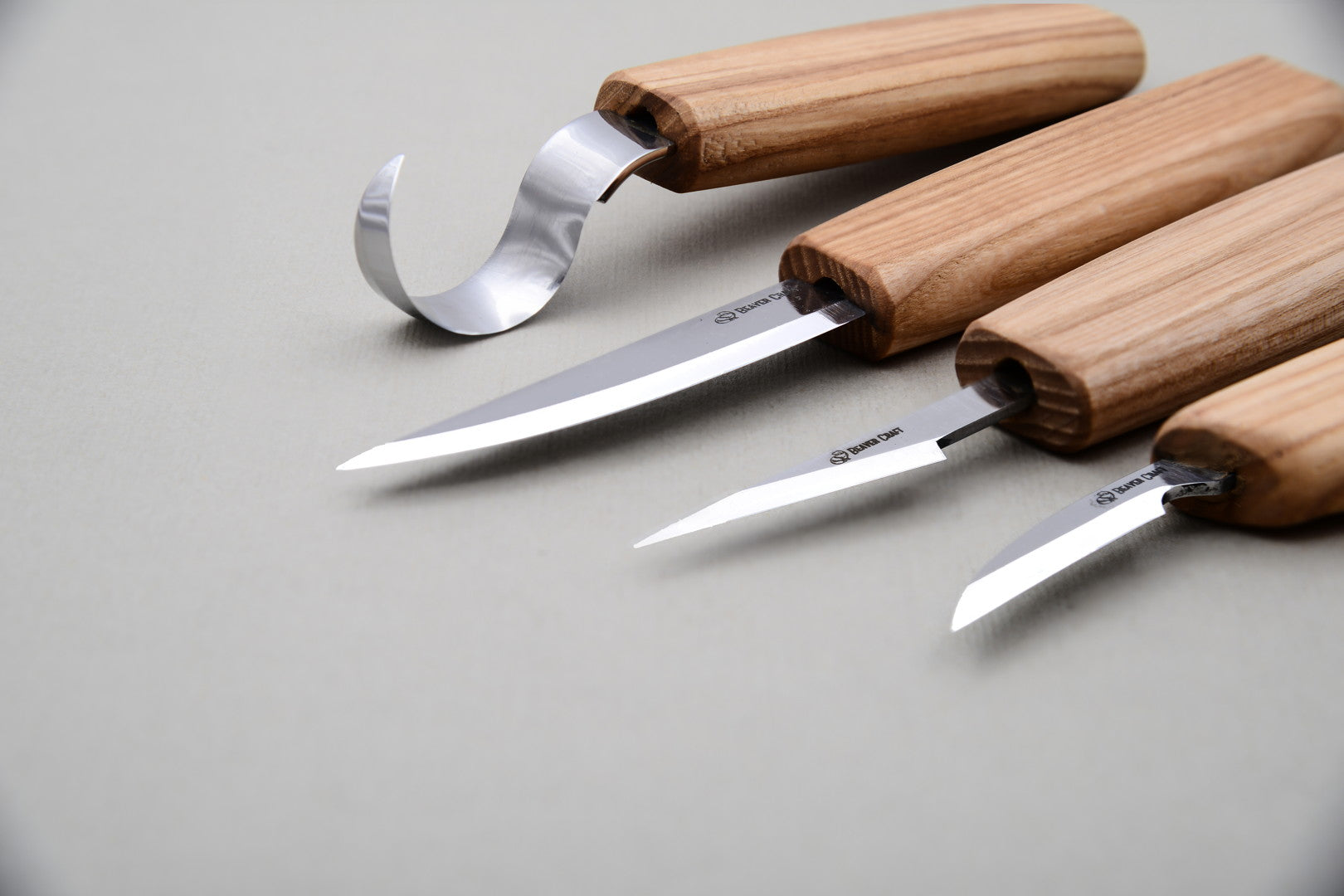 S09L – Set mit 4 Messern in Werkzeugrolle (Linkshänder)