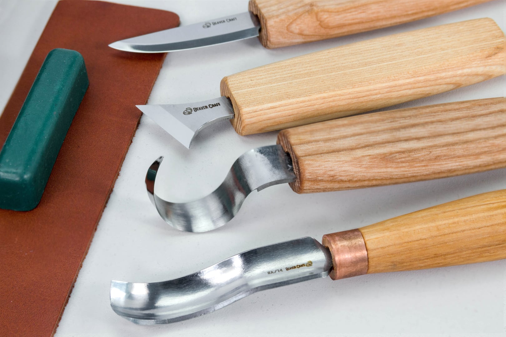 S19L book - Spoon Carving Set of 4 Tools in a Book Case (left-handed)