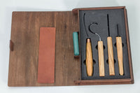 Set profesional para tallado de cuchara y kuksa con cuchillos y correa en estuche de libro BeaverCraft - S43 book