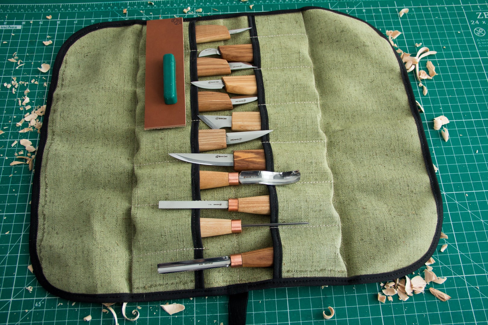 BeaverCraft S10L - Left handed Wood Carving Set of 12 Knives