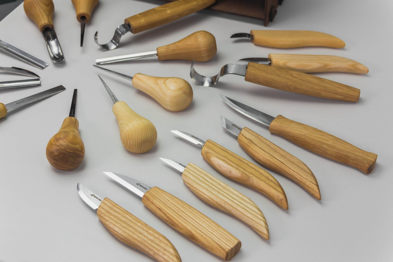 S57L – Großes Holzschnitzwerkzeug-Set mit 20 Werkzeugen (Linkshänder)