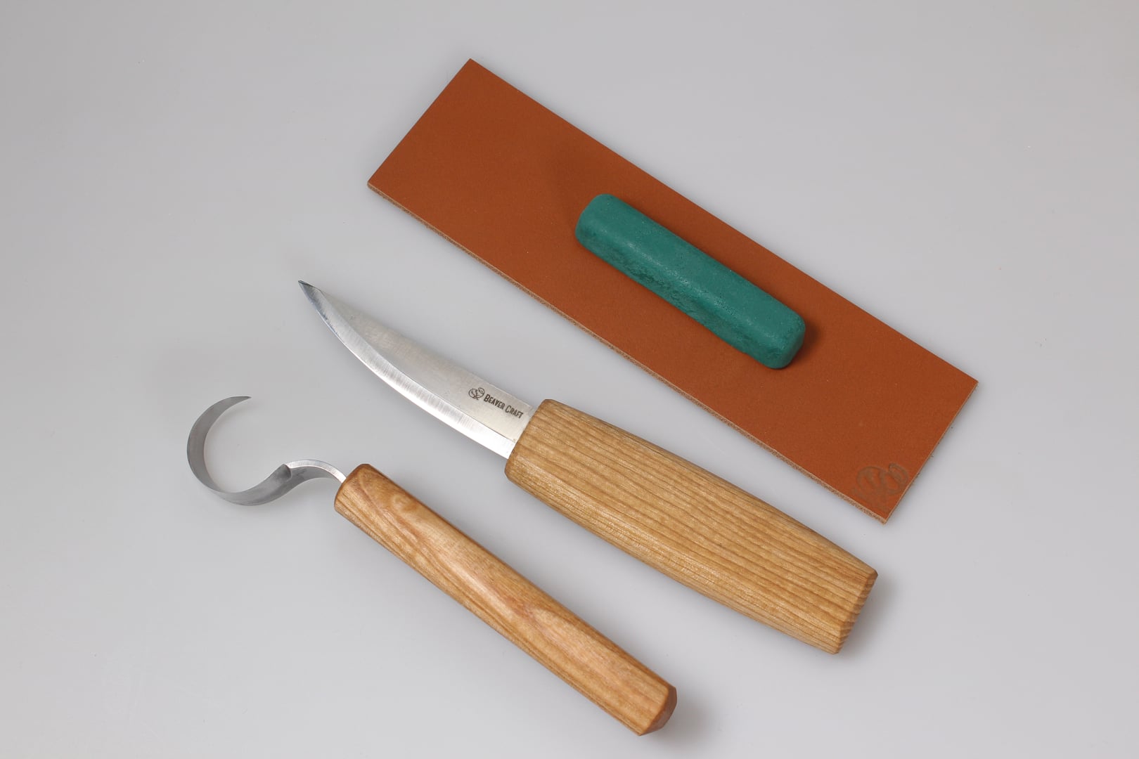 carving set with whittling knife